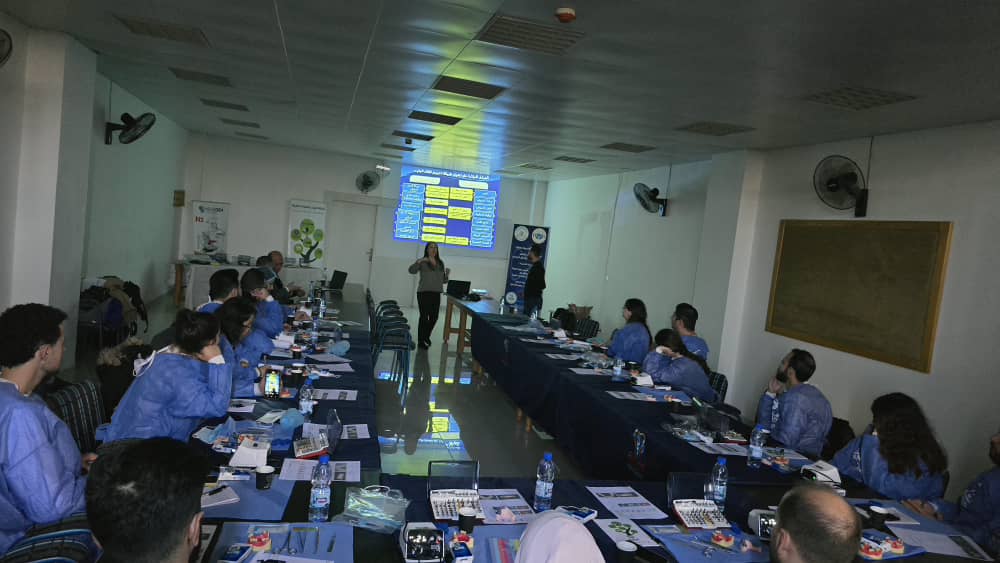 ورشة عمل تدريبية بعنوان : "" اساسيات في زرع الاسنان والدليل الجراحي (دورة مخبرية)""