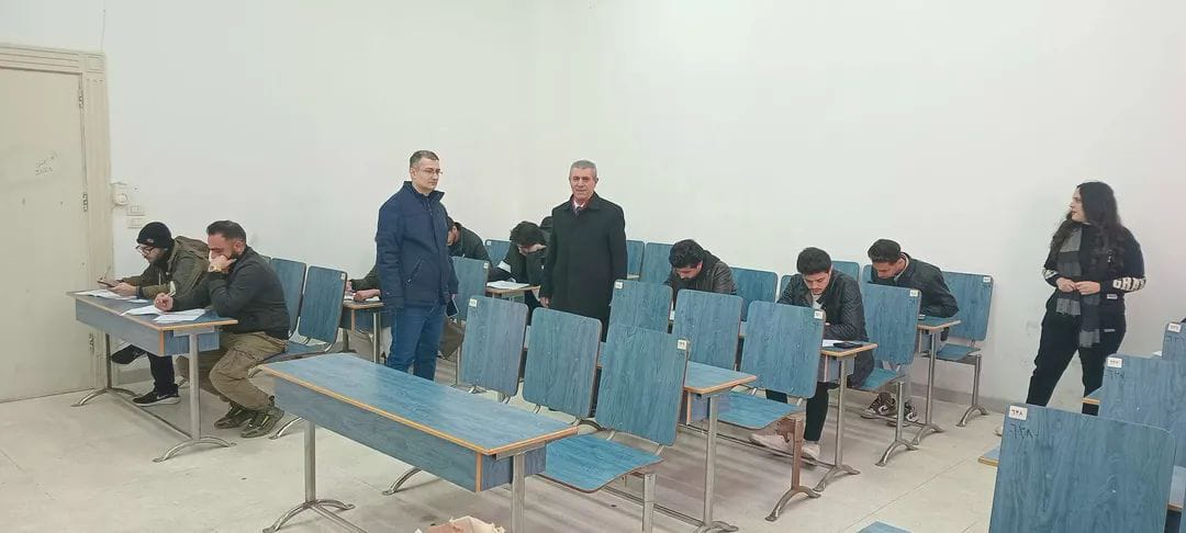 جولة نائب رئيس الجامعة للتعليم المفتوح أ.د. محمد عكروش على امتحانات كلية الاقتصاد للفصل الأول 2025-2026