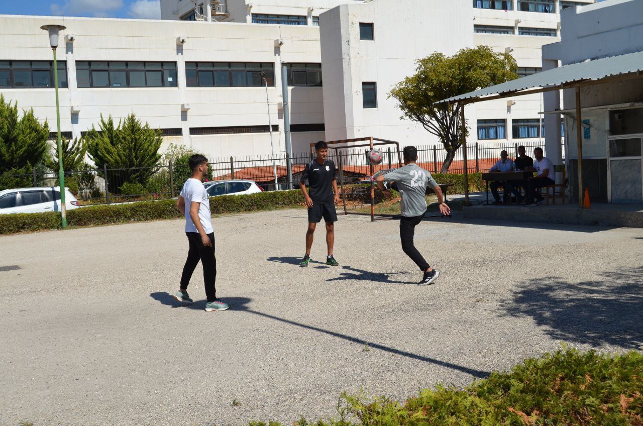 رئيس جامعة اللاذقية يطلع على اختبارات القبول في كلية التربية الرياضية