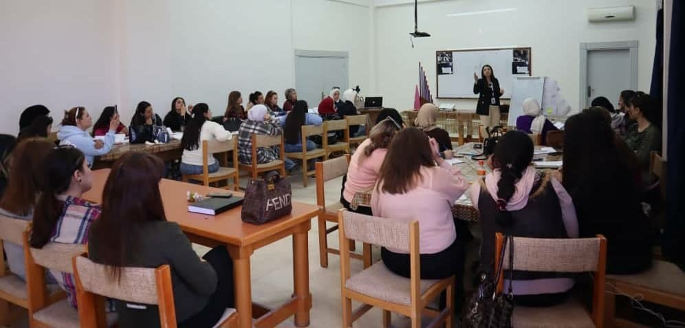 ورشة تدريبية في كلية التربية حول منهج منتسوري