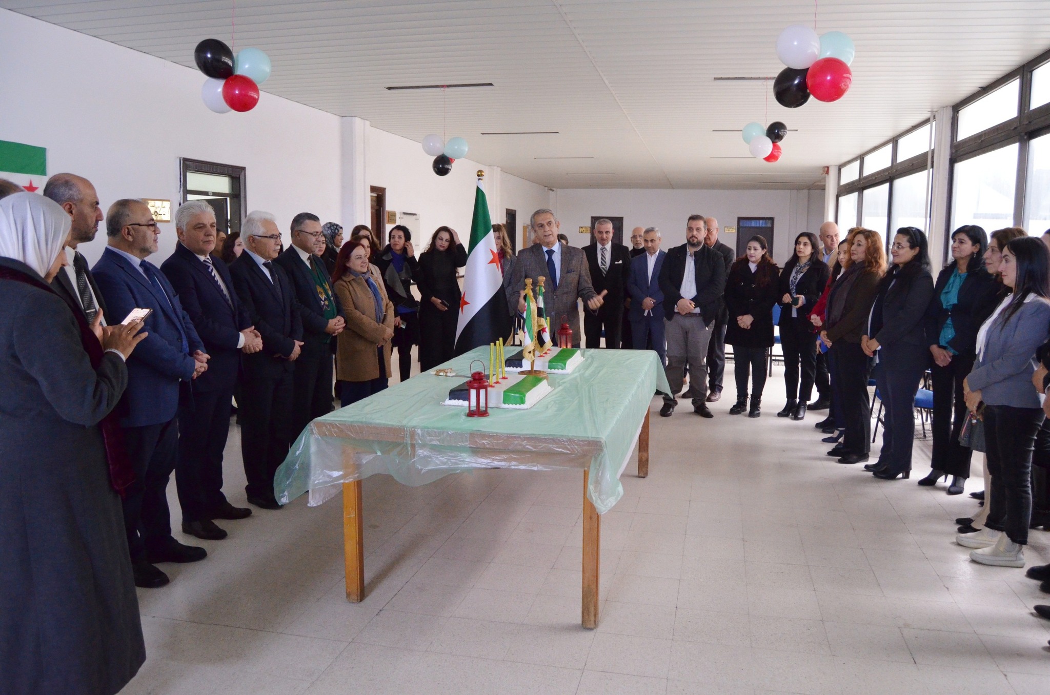 جانب من الاحتفال الذي أقامه المعهد العالي للغات في جامعة اللاذقية اليوم بمناسبة عيد التحرير