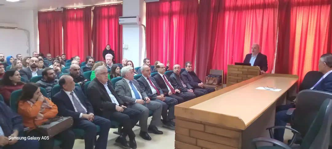 إلقاء محاضرة في كلية الاقتصاد بعنوان: سورية بعد التحرير بتاريخ 4-12-2025