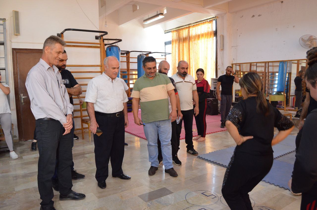 رئيس جامعة اللاذقية يطلع على اختبارات القبول في كلية التربية الرياضية