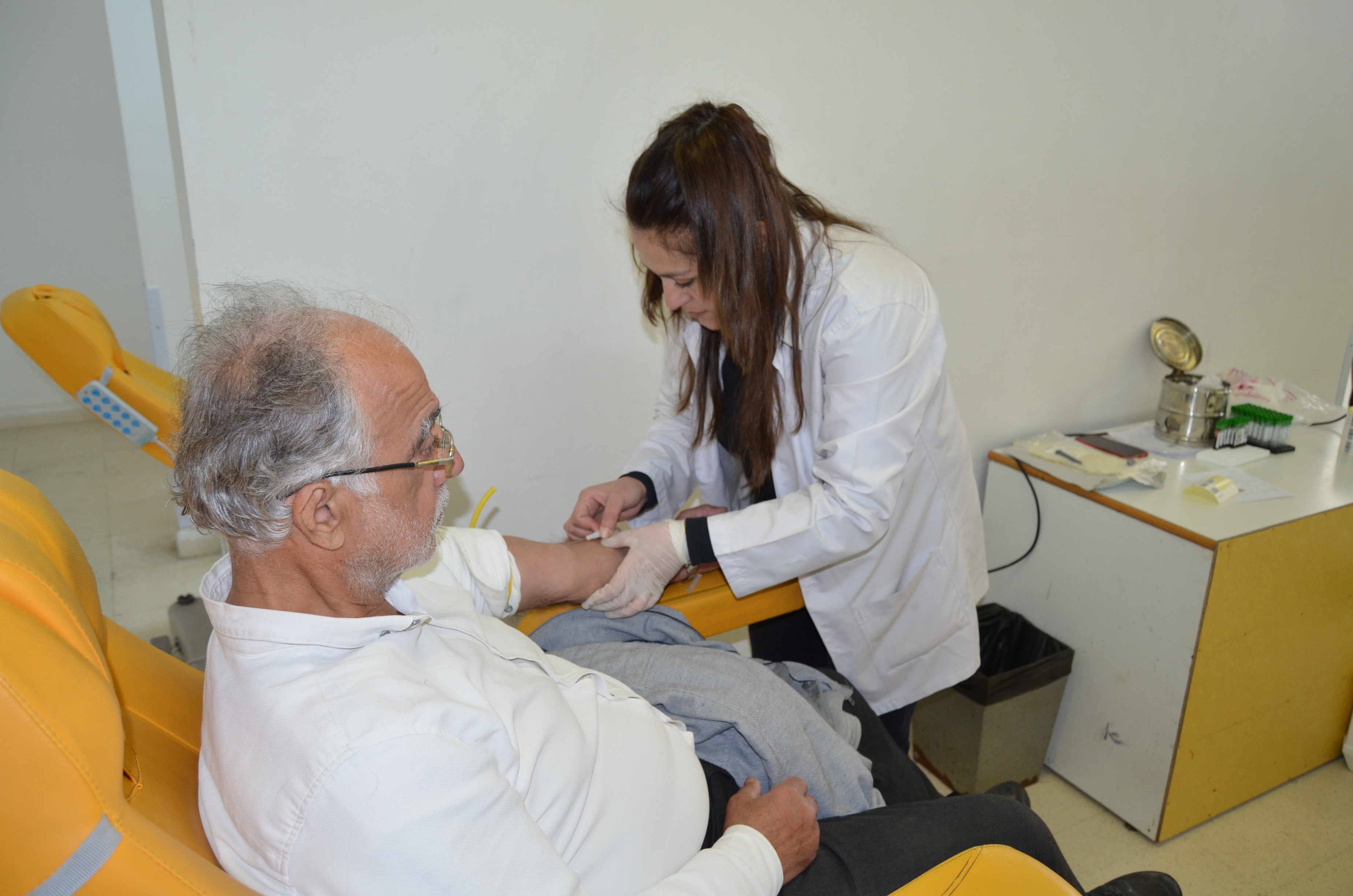مستشفى اللاذقية الجامعي تنظم حملة تبرع بالدم 