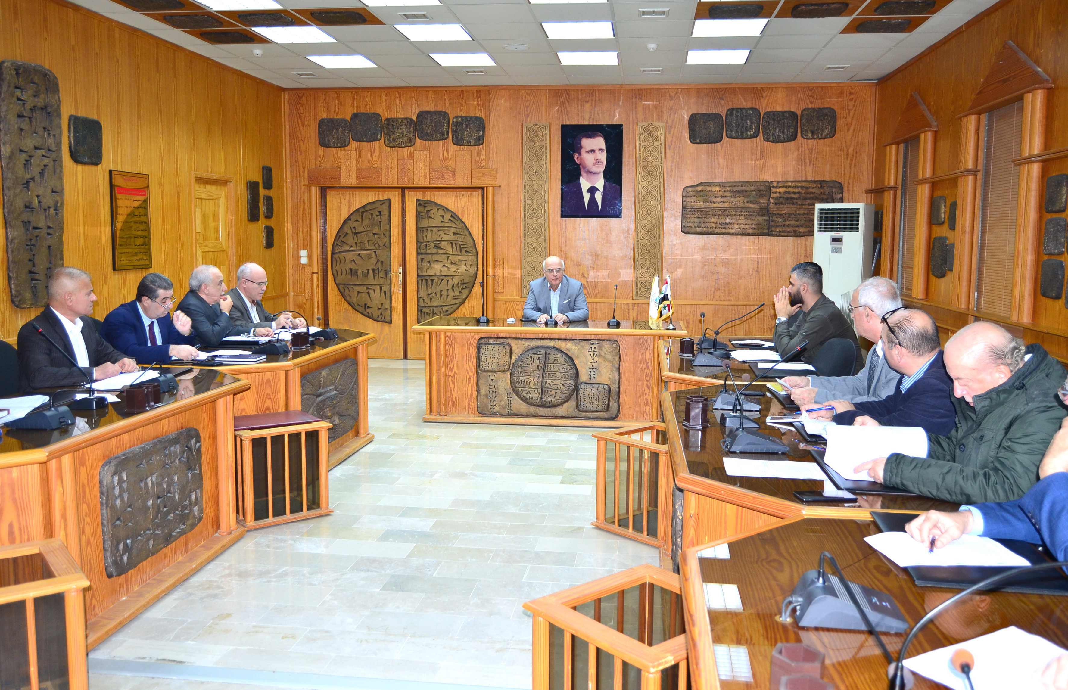 مجلس الجامعة يناقش موضوعات تتبع المحاضرات الدرسية وتحقيق معايير الجودة في التعليم في المحاضرات و خطة النشاطات العلمية