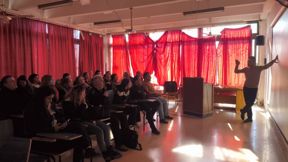 محاضرة علمية في قسم التدريب الرياضي