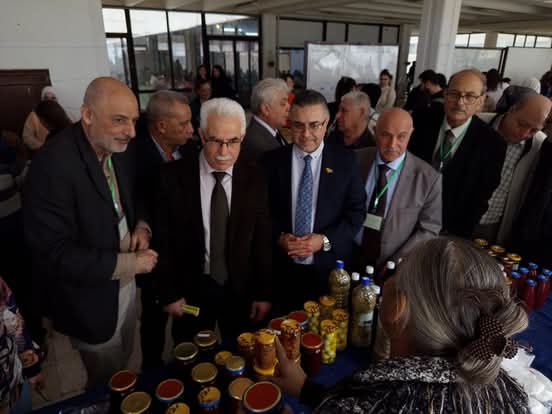 افتتاح معرض المنتجات الزراعية في بهو كلية الهندسة الزراعية