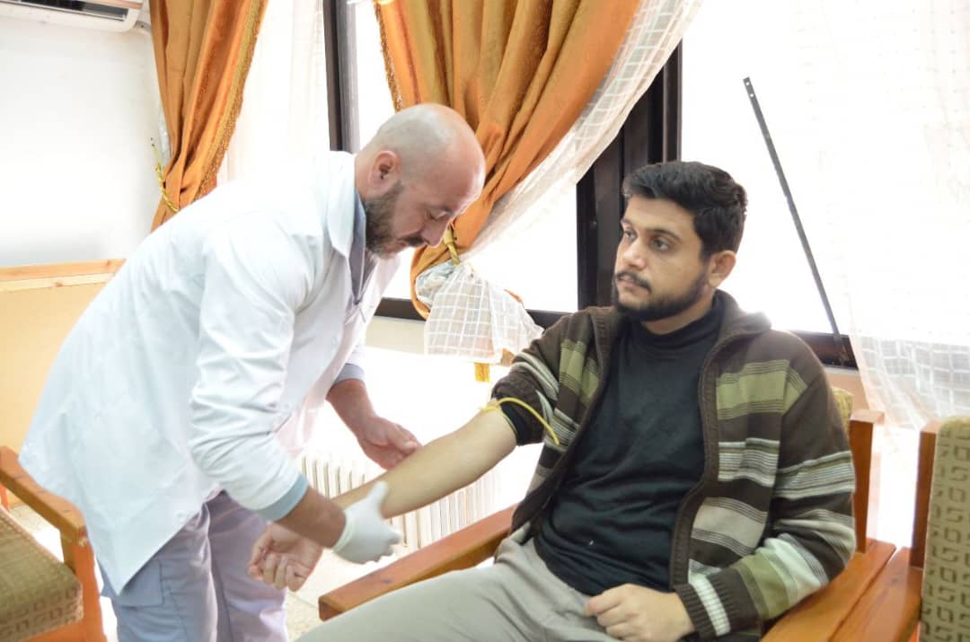بمناسبة ذكرى التحرير.. حملة تبرع بالدم في جامعة اللاذقية