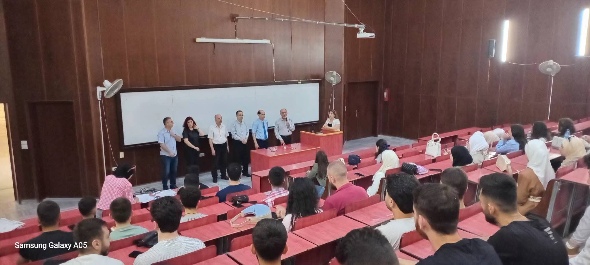 توزيع الشهادات للطلاب المتدربين في دورة المحاسبة السحابية بالتعاون مع شركة وكيد للحلول المالية والمحاسبية