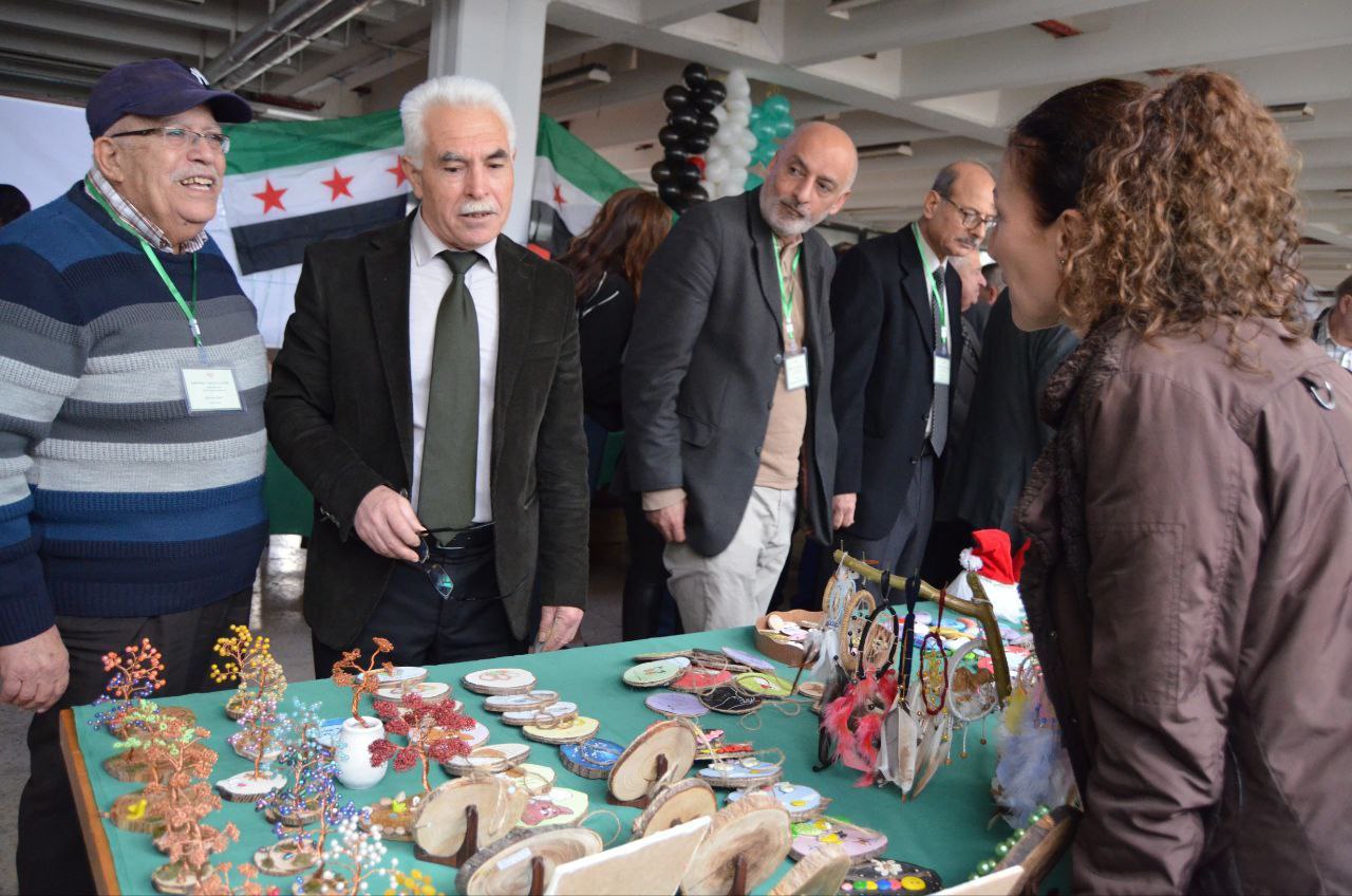 افتتاح معرض المنتجات الزراعية في كلية الهندسة الزراعية بجامعة اللاذقية