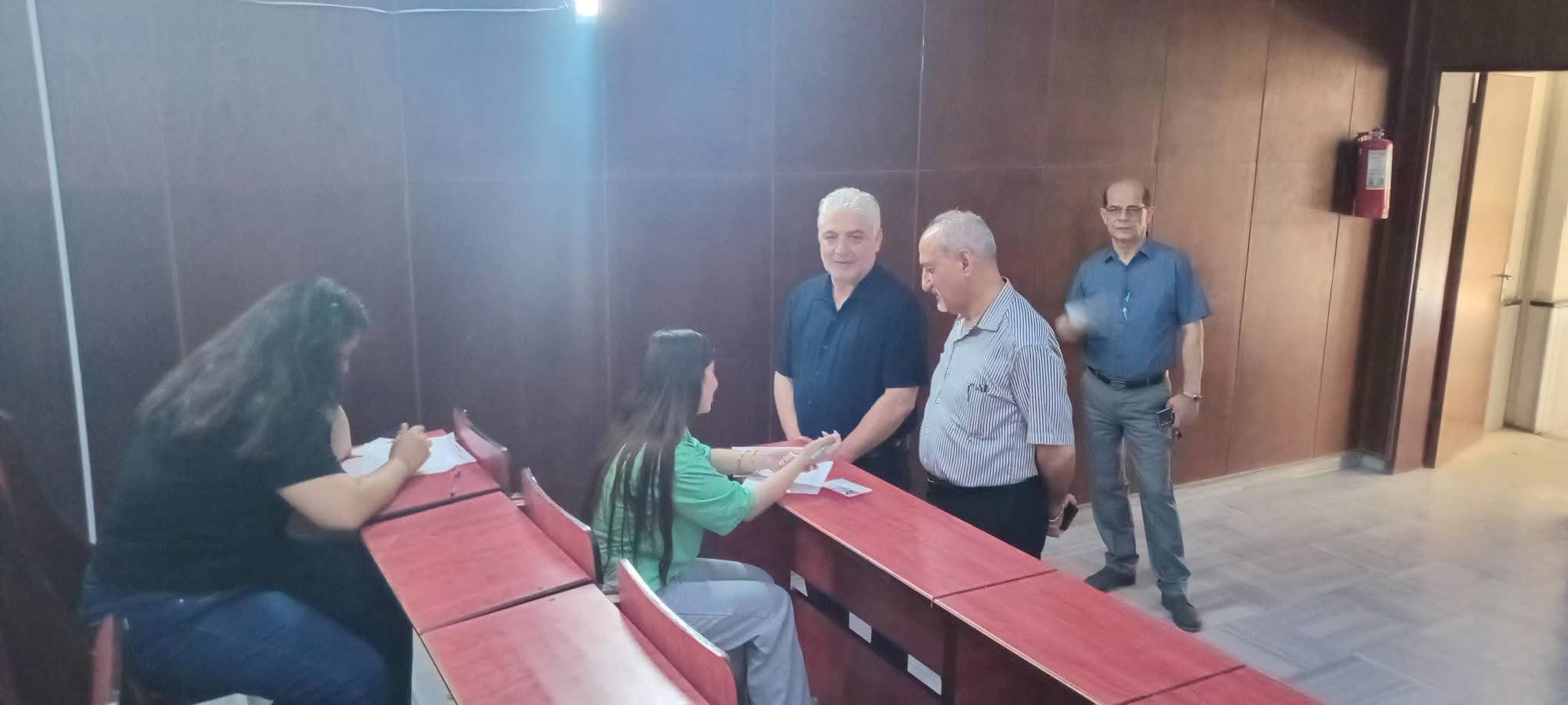 جولة لنائب رئيس الجامعة للشؤون الإدارية الأستاذ الدكتور منذر أسعد لتفقد سير العملية الامتحانية في كلية الاقتصاد 