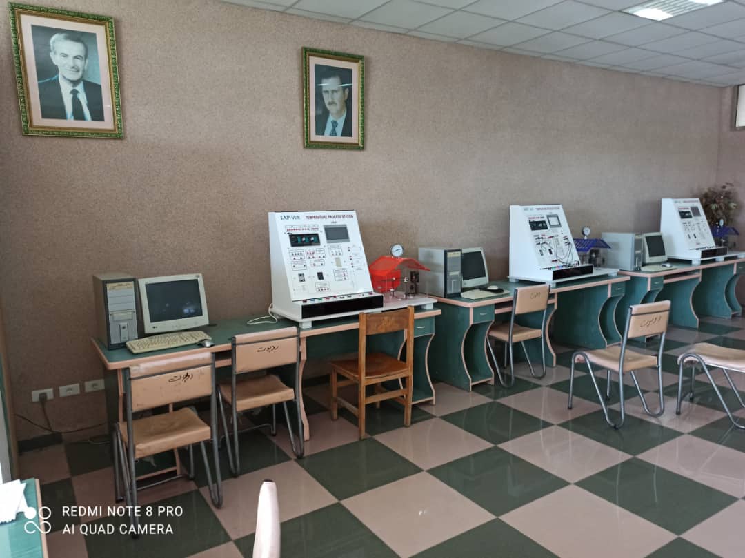 تصميم وصناعة منصة تحكم ألي في جامعة تشرين