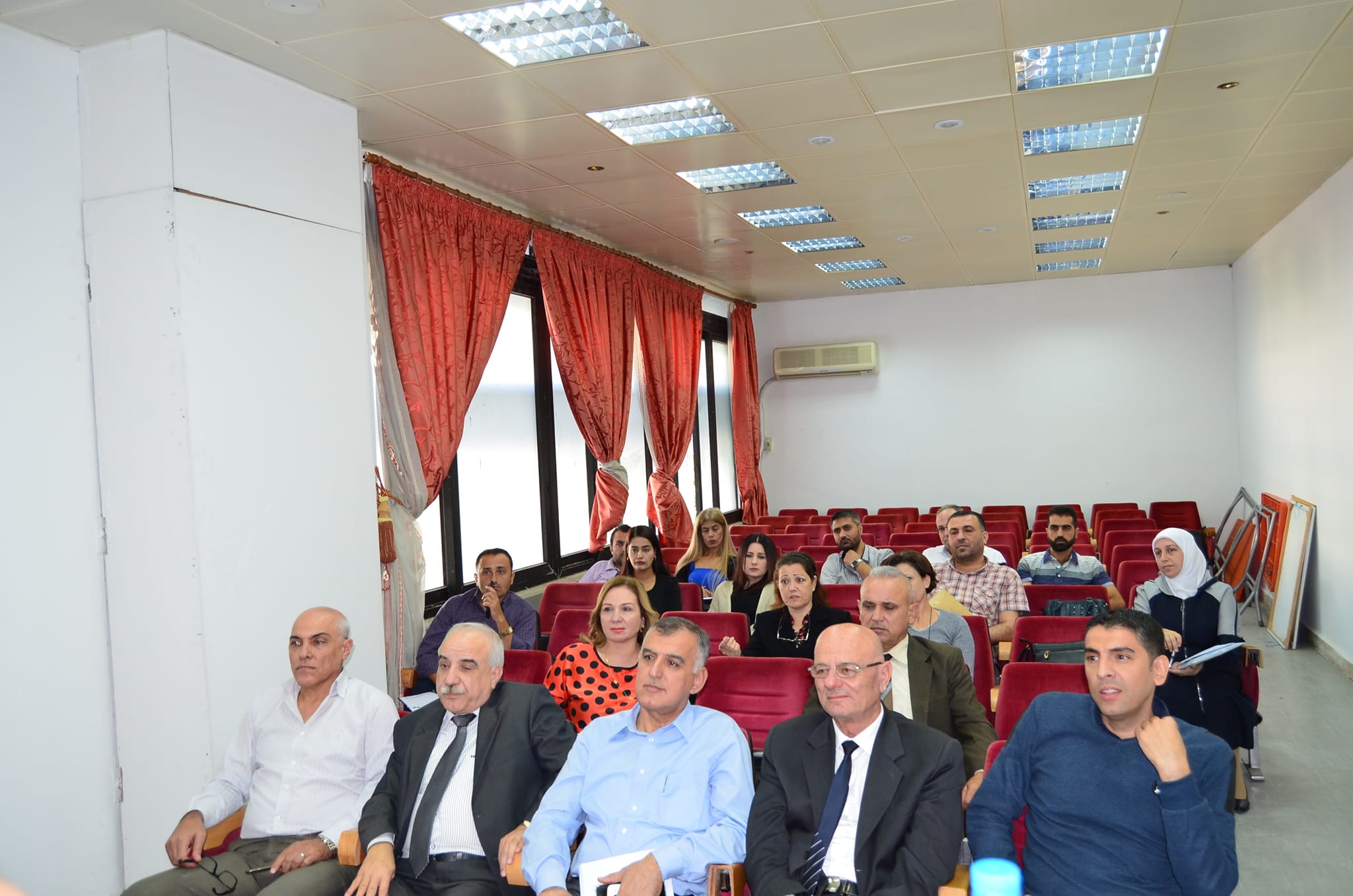 محاضرة في جامعة تشرين حول التعليمات الناظمة لإجراء المسابقات الخاصة بالتعيين
