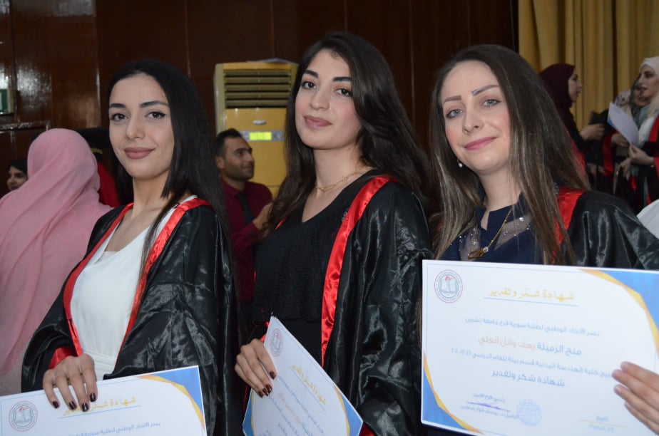  جامعة تشرين تحتفل بتخريج 241 طاليا و طالبة من كلية الهندسة المدنية