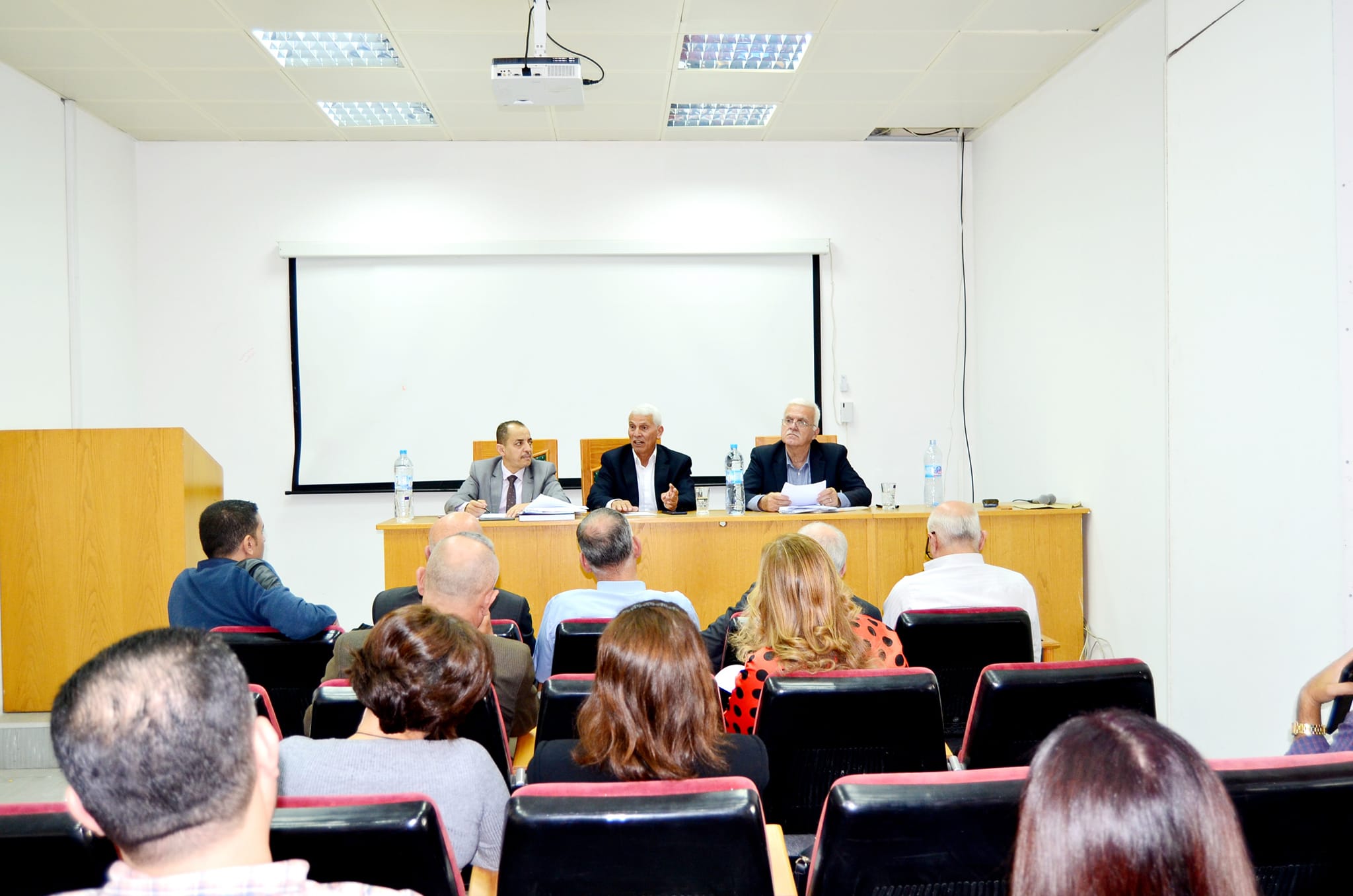 محاضرة في جامعة تشرين حول التعليمات الناظمة لإجراء المسابقات الخاصة بالتعيين