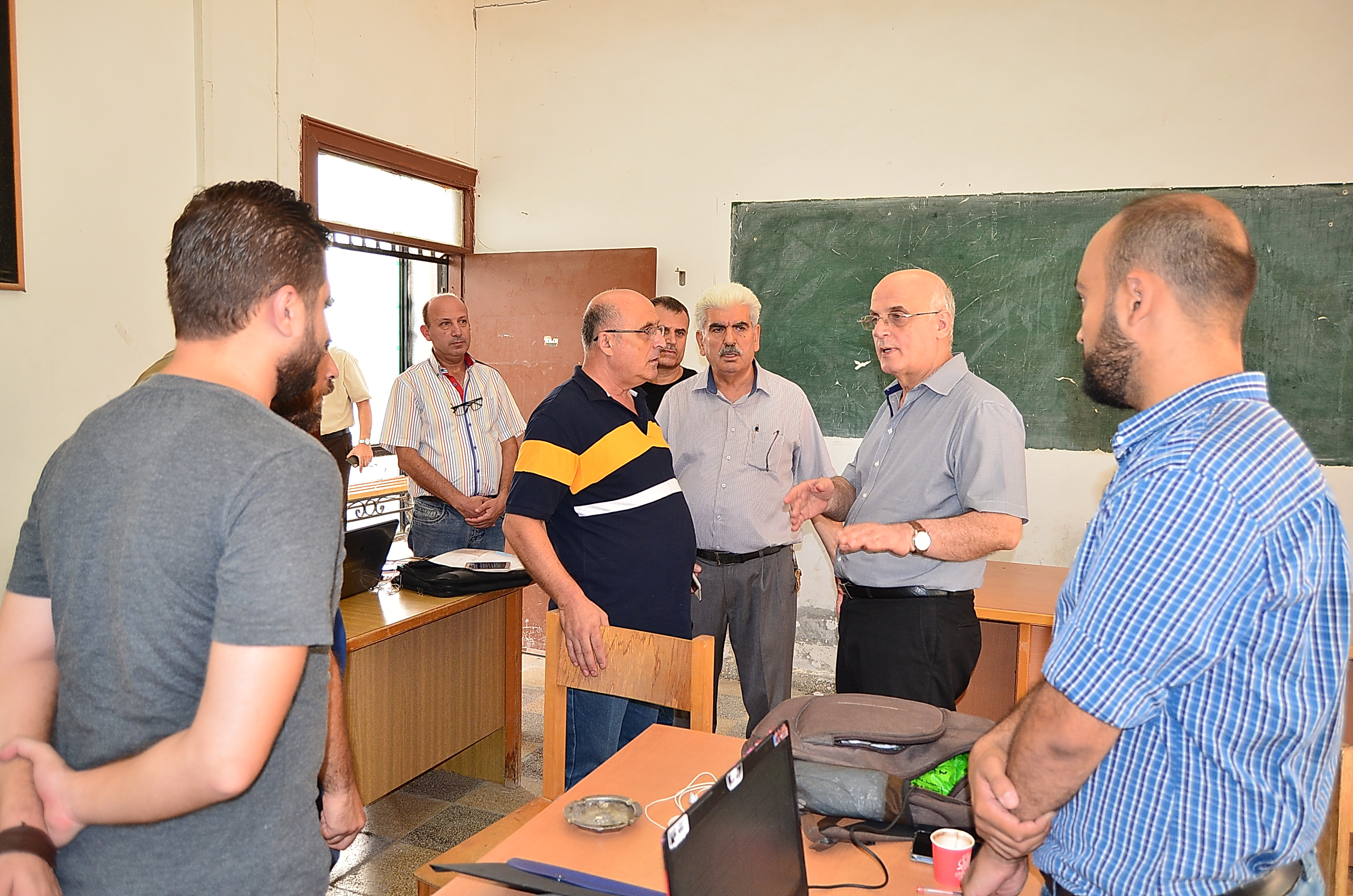 رئيس الجامعة يتفقد واقع الخدمات في المكتبة المركزية و كليتي العلوم و المعلوماتية 
