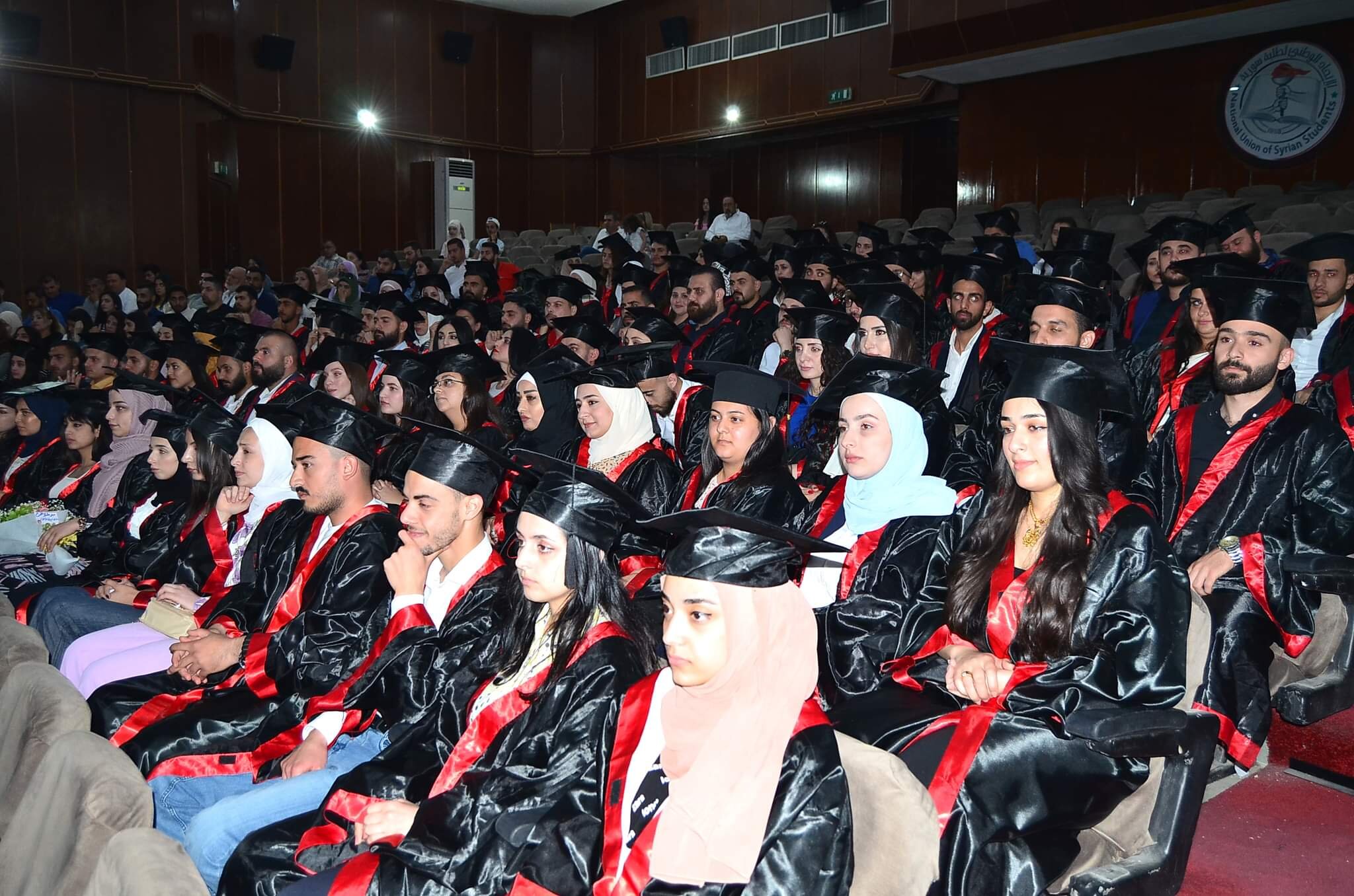 جامعة تشرين تحتفل بتخريج ١٥٨ طالبا و طالبة من كلية الحقوق