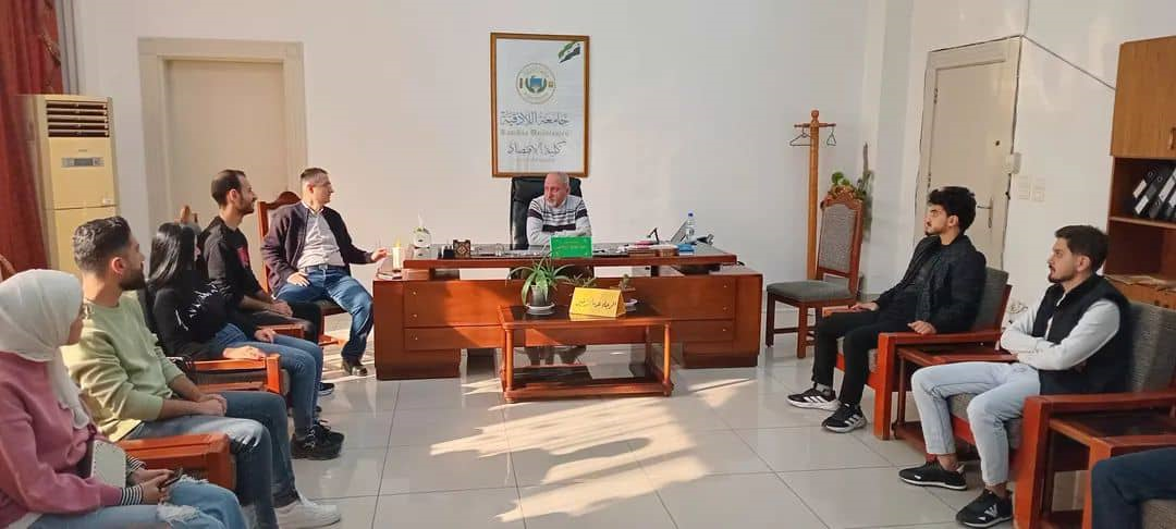 استقبال عميد كلية الاقتصاد الفريق التطوعي الطلابي بكلية الاقتصاد