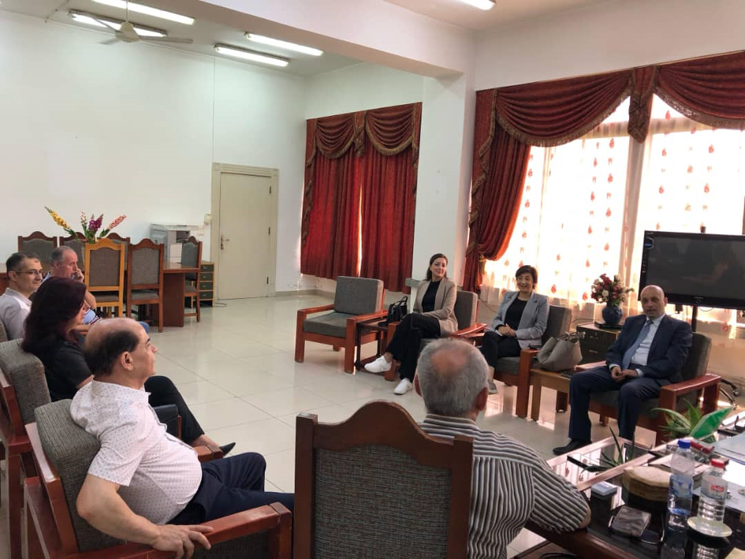 زيارة المدير التنفيذي لمحطة الحاويات في مرفأ اللاذقية والوفد المرافق له إلى كلية الاقتصاد