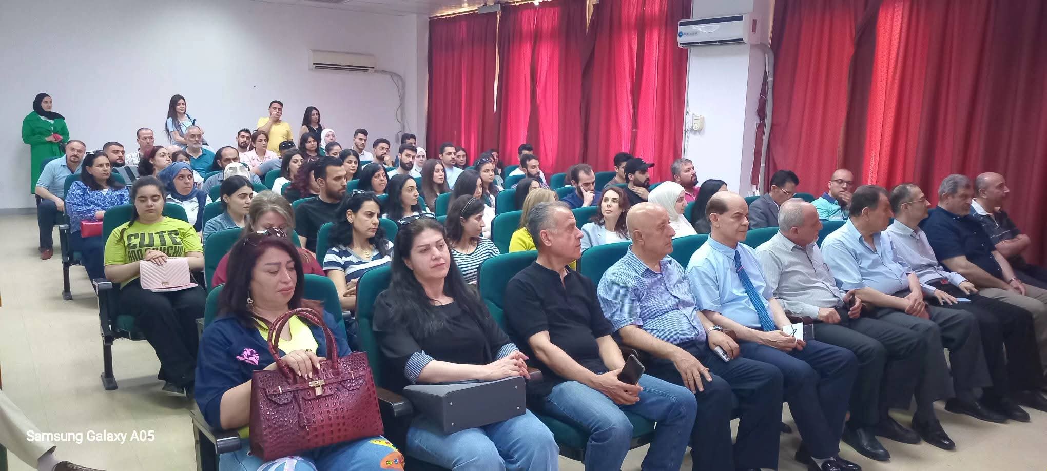 محاضرة في كلية الاقتصاد حول الضوابط الأكاديمية لاستخدام الذكاء الاصطناعي في البحث العلمي