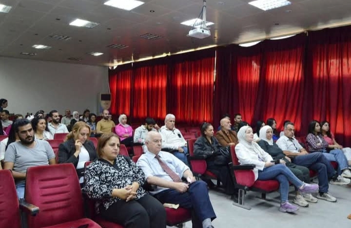 مقتطفات من المناقشة العلنية لرسالة الماجستير القتها الطالبة حلا زليخة في قاعة المؤتمرات في رحاب كلية الزراعة 