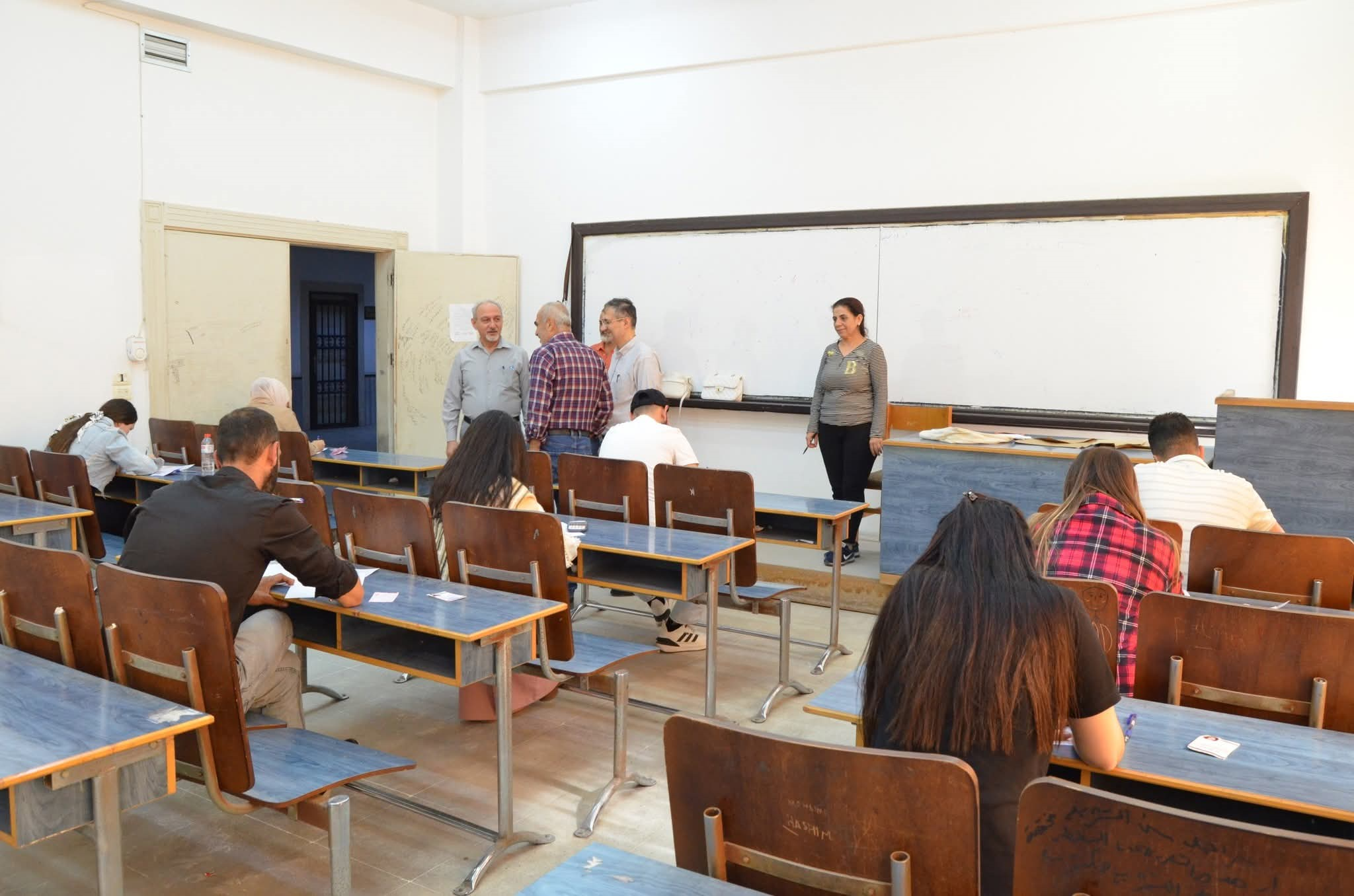 امتحانات الدورة التكميلية لطلاب برامج التعليم المفتوح في كلية الاقتصاد.