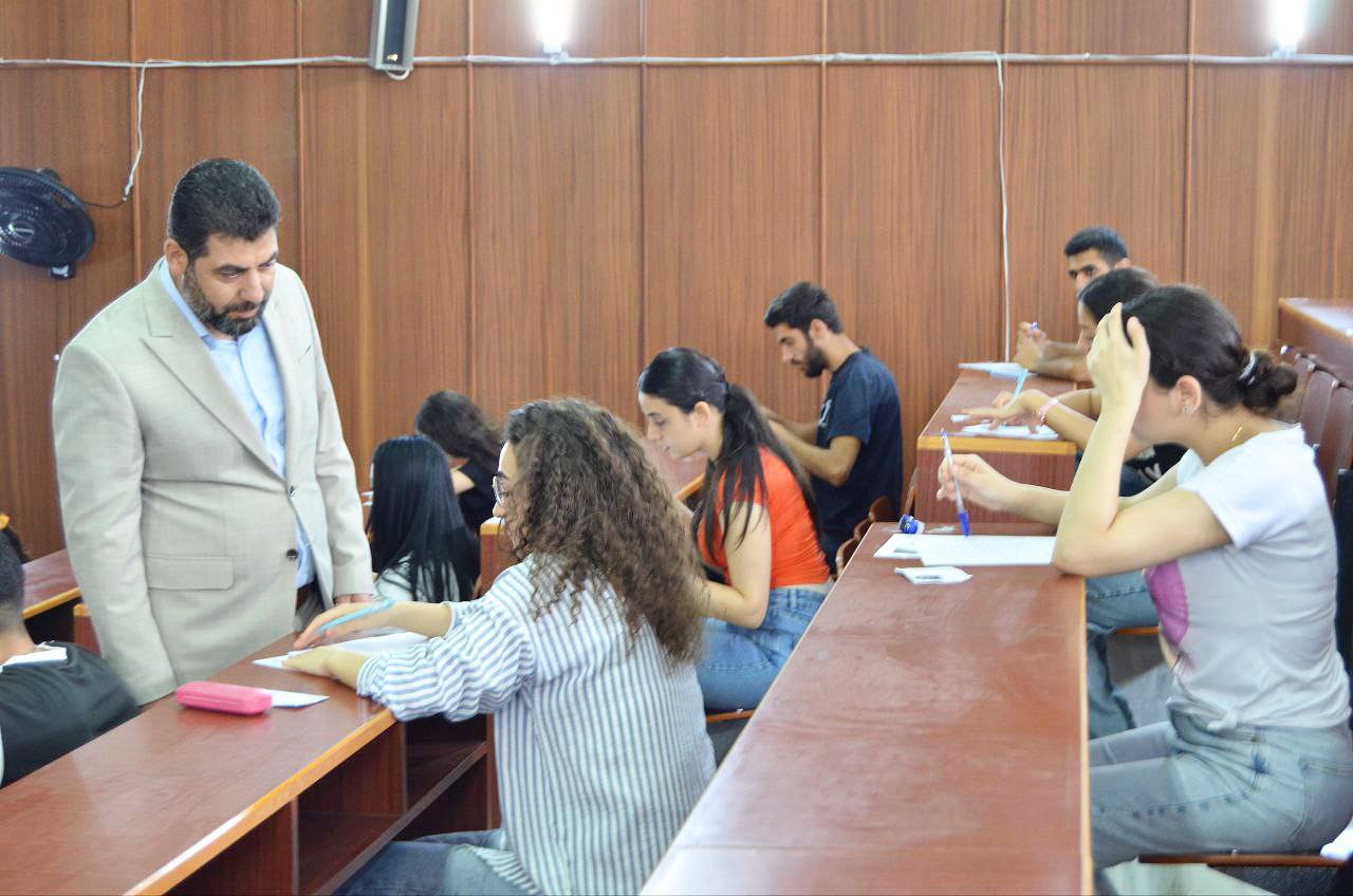 جولة تفقدية لمحافظ اللاذقية ورئيس الجامعة للاطمئنان على سير الامتحانات