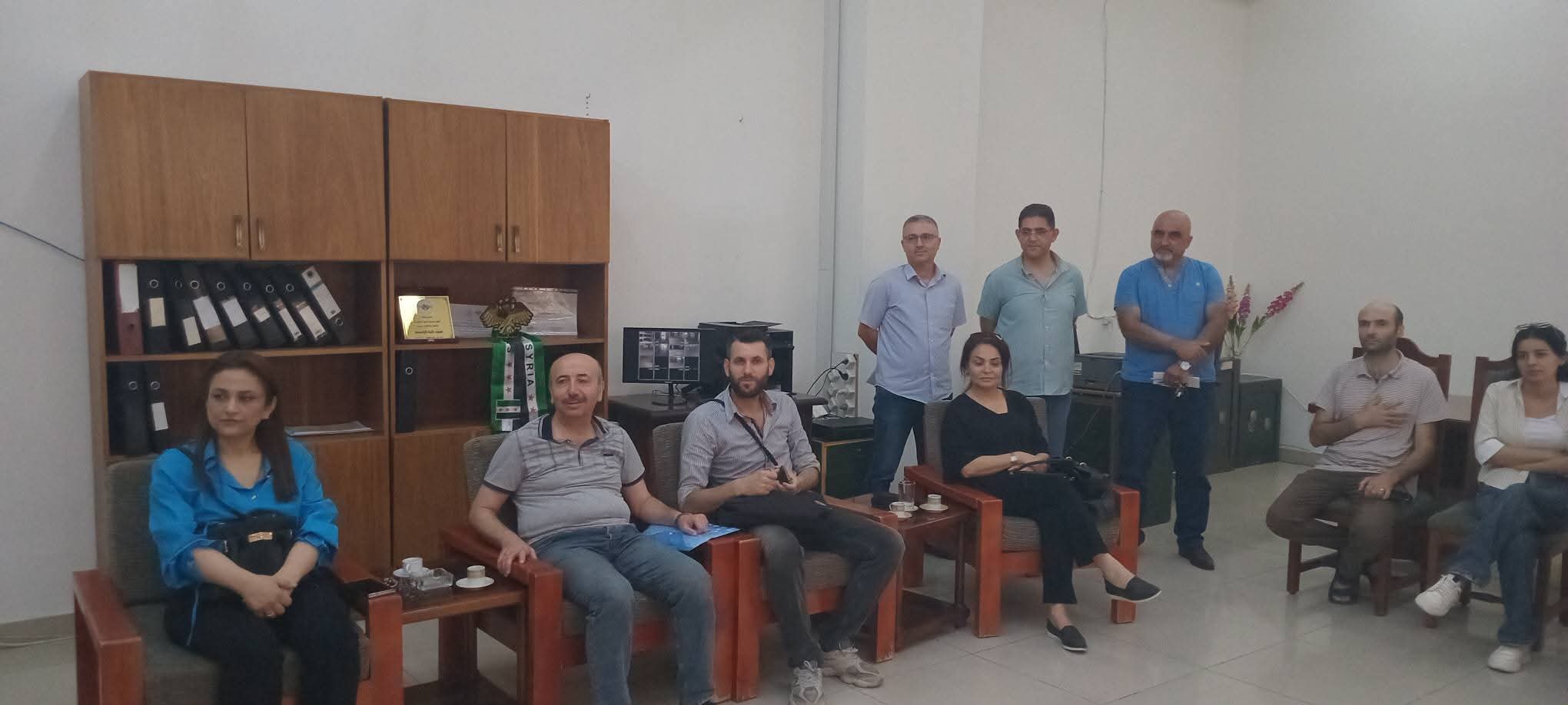 تكريم أعضاء الهيئة التدريسية الذين خضعوا لدورة تدريب في مركز الحاسب حول استخدام نظام إدارة التعلم وانشاء المحتوى 