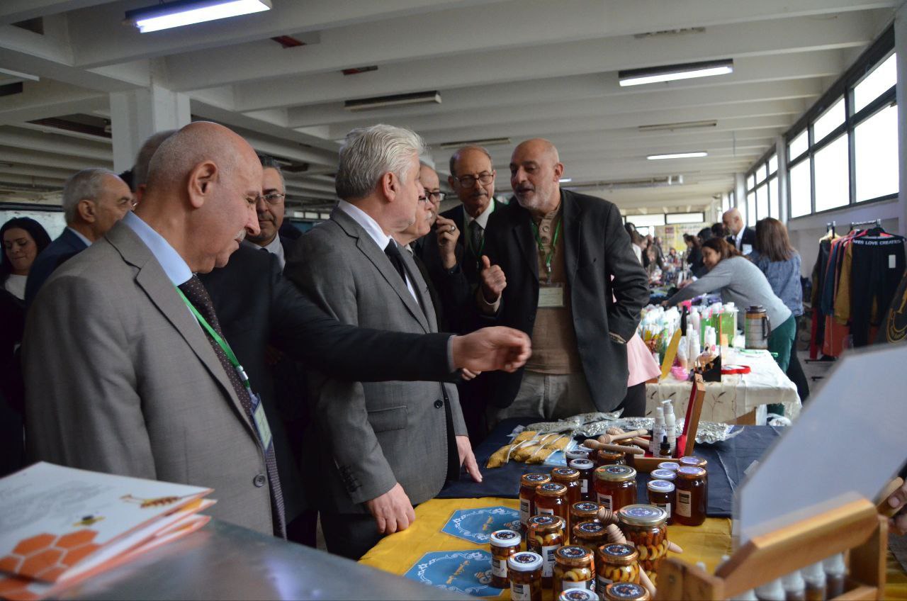 افتتاح معرض المنتجات الزراعية في كلية الهندسة الزراعية بجامعة اللاذقية