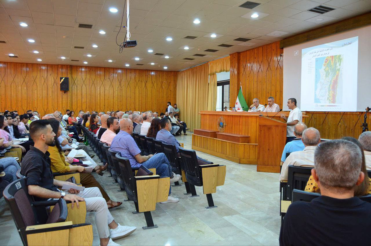 برعاية محافظ اللاذقية الأستاذ محمد عثمان ورشة علمية في الجامعة حول إدارة الموارد المائية في ظروف الجفاف في محافظة اللاذقية 