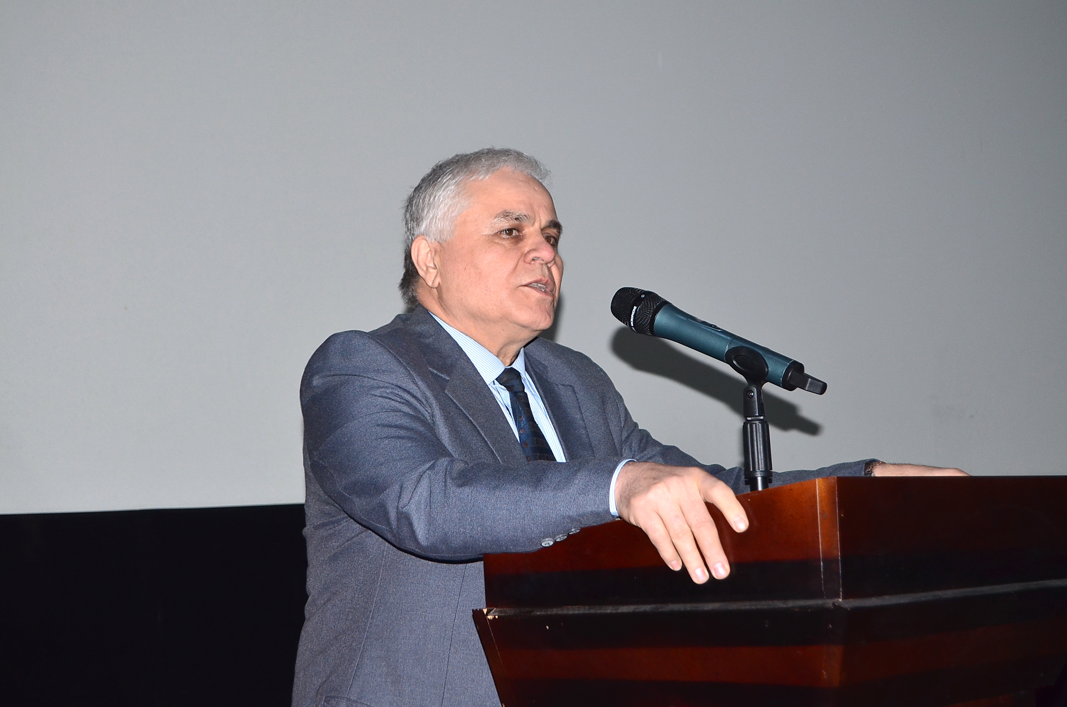  جامعة تشرين تحتفل بتخريج 750 طالبا من كلية الطب البشري