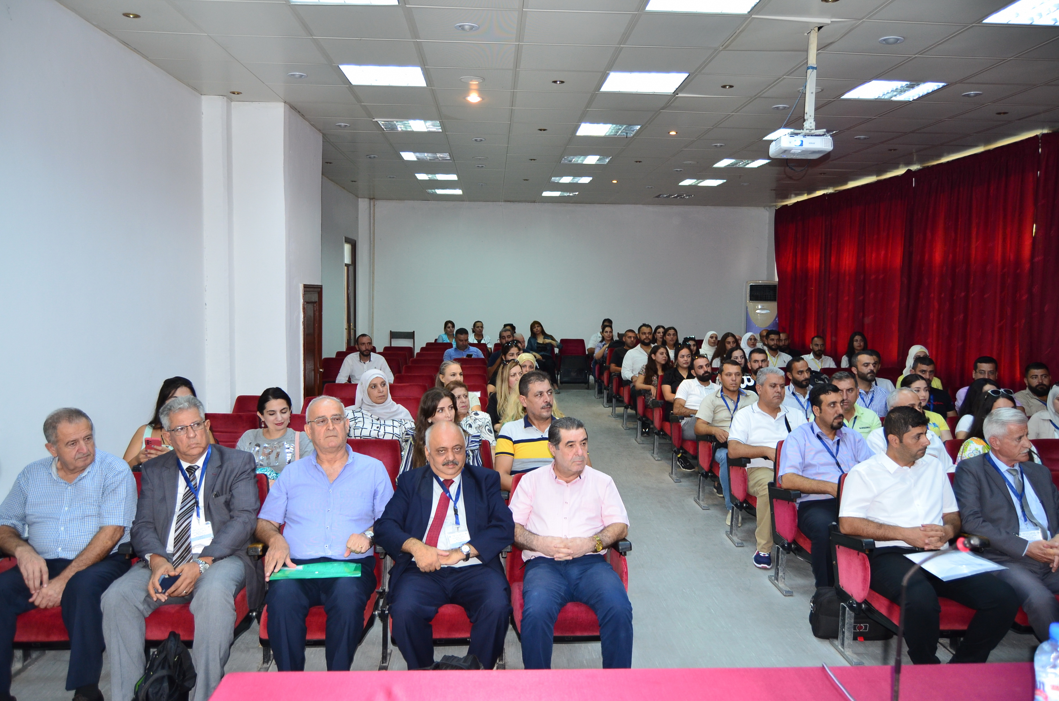 برعاية رئيس الجامعة .. افتتاح دورة تدريبية لطلاب الدراسات العليا بعنوان تحسين كفاءة انتاجية المياه واستدامتها