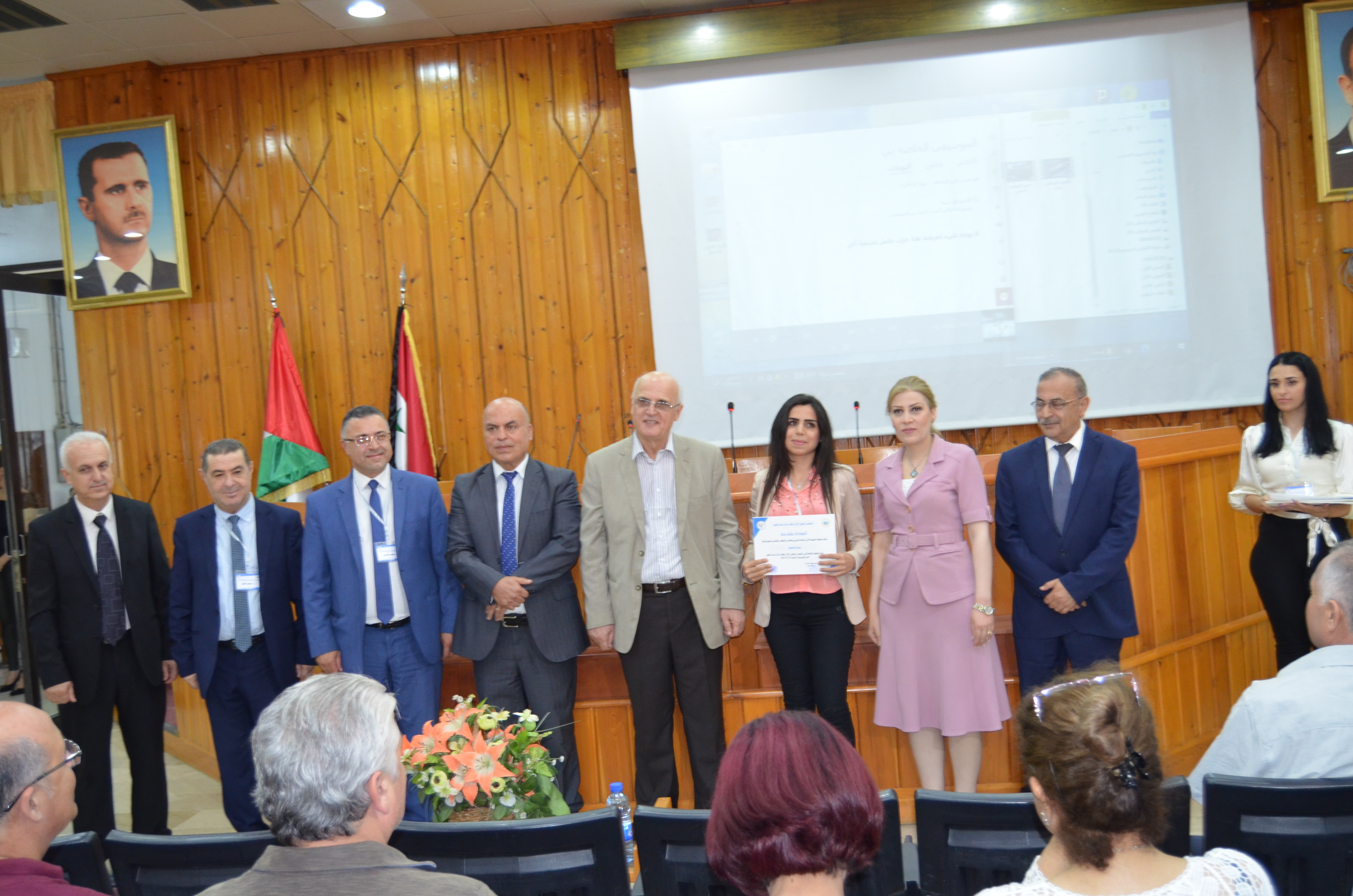 برعاية رئيس الجامعة .. كلية الصيدلة تقيم المؤتمر البحثي الاول لطلاب الدراسات العليا
