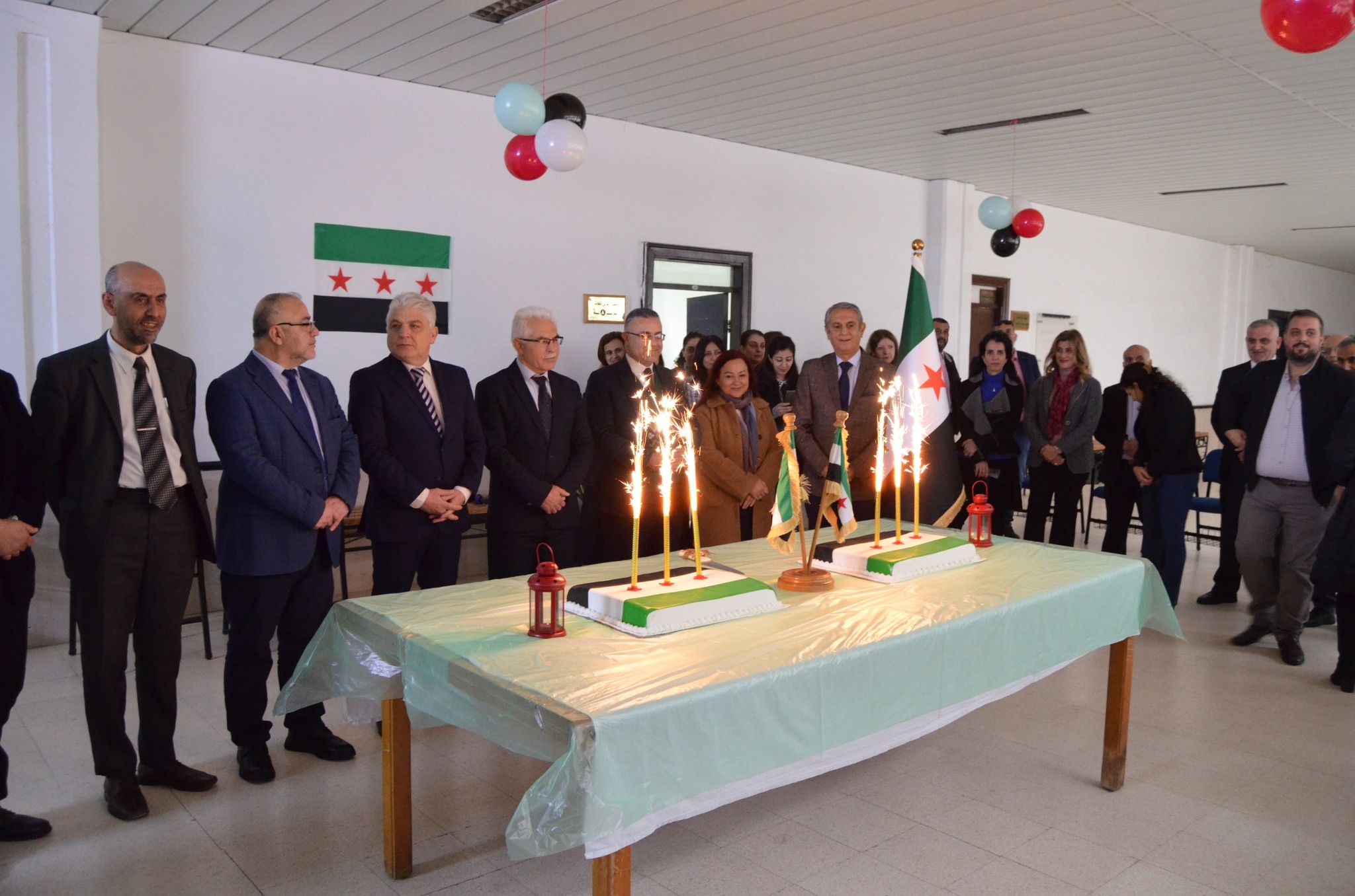 جانب من الاحتفال الذي أقامه المعهد العالي للغات في جامعة اللاذقية اليوم بمناسبة عيد التحرير