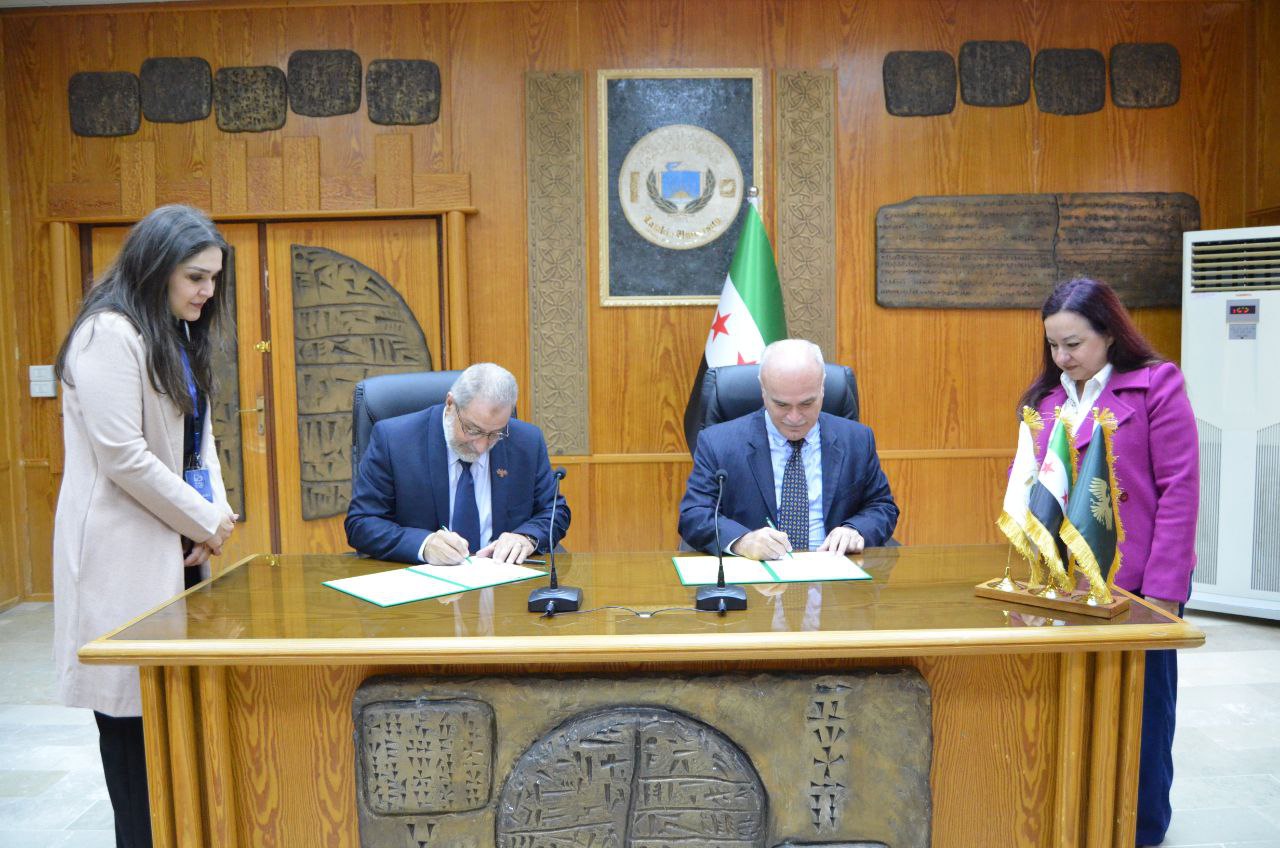 جامعة اللاذقية وجامعة المنارة توقعان مذكرة تفاهم لتعزيز التعاون الأكاديمي والبحثي