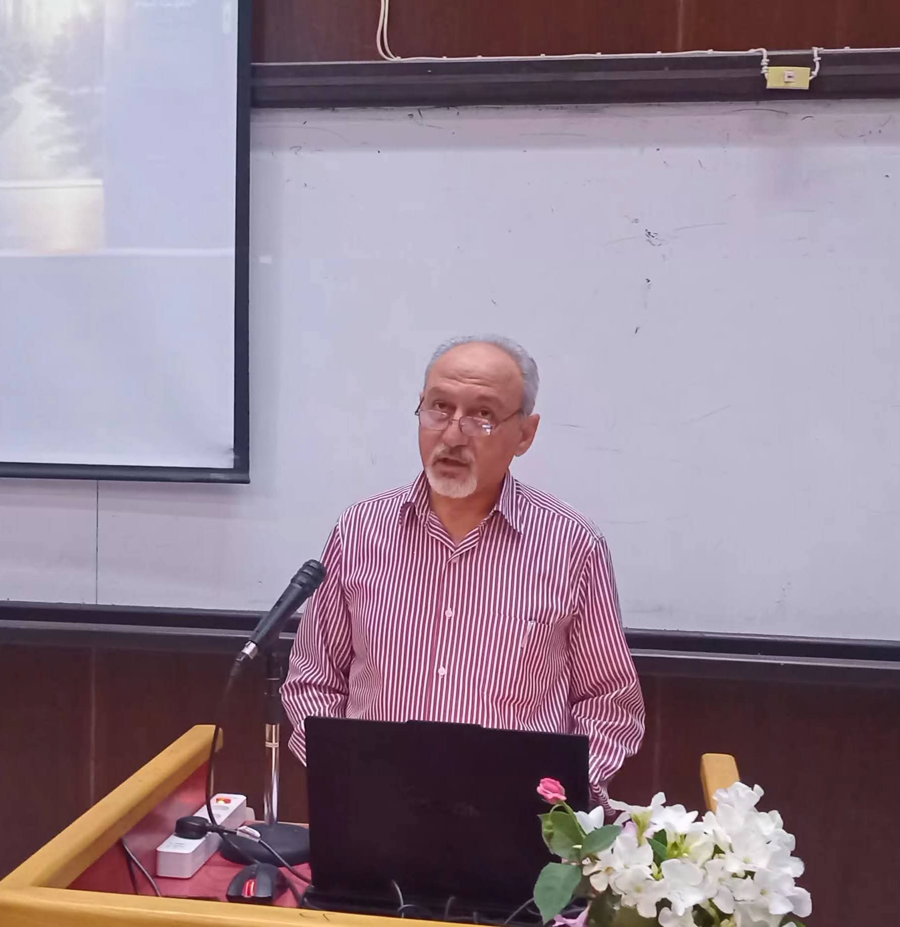 ورشة تدريبية في كلية الاقتصاد بجامعة اللاذقية حول التخطيط للمستقبل وتطوير المهارات