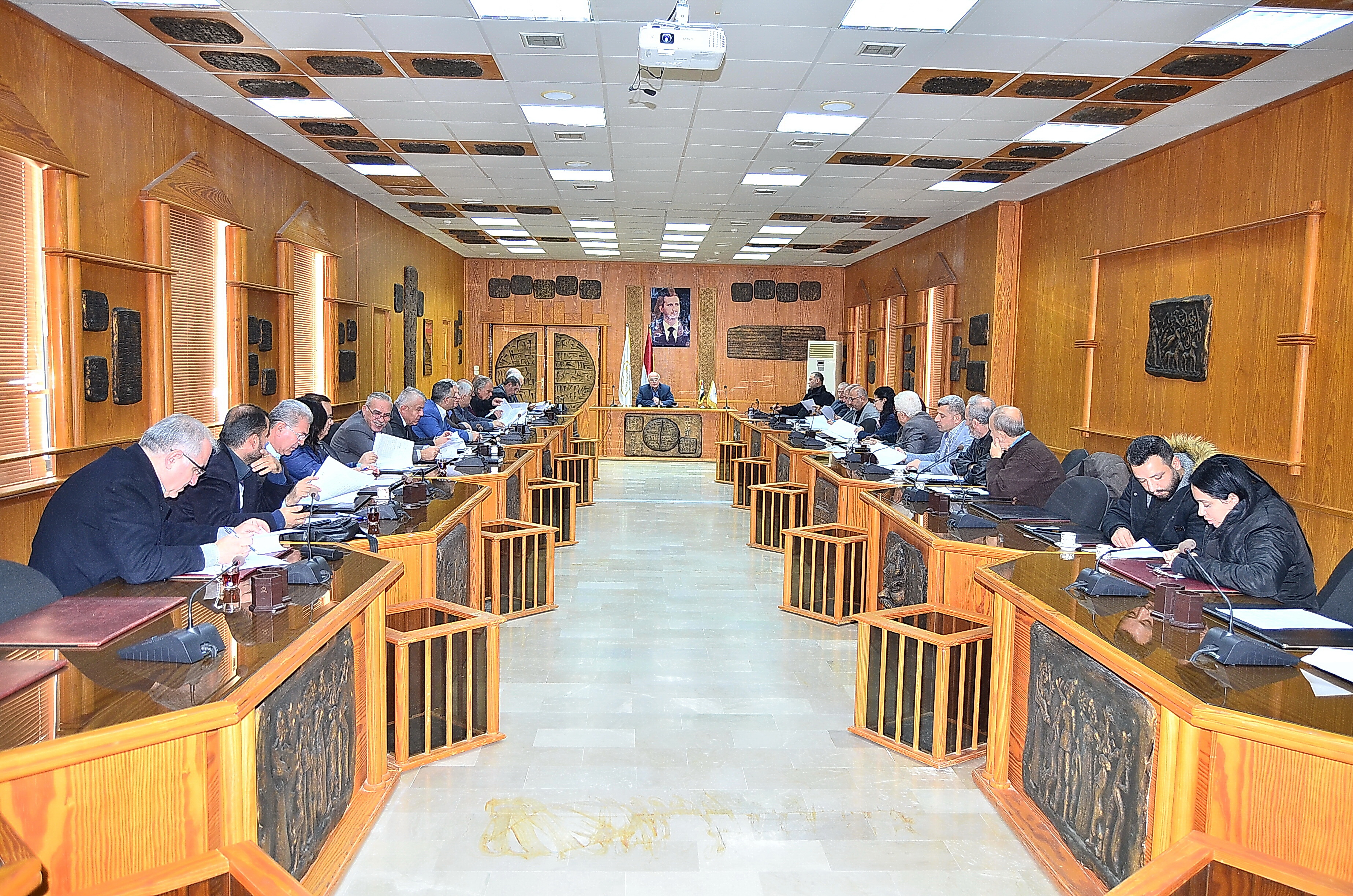 مجلس الجامعة ي}كد اولوية تحفيز الباحثين بمكافآت للنشر النوعي لتشجيع النشر الخارجي والبحث العلمي للكوادر و الطلبة 