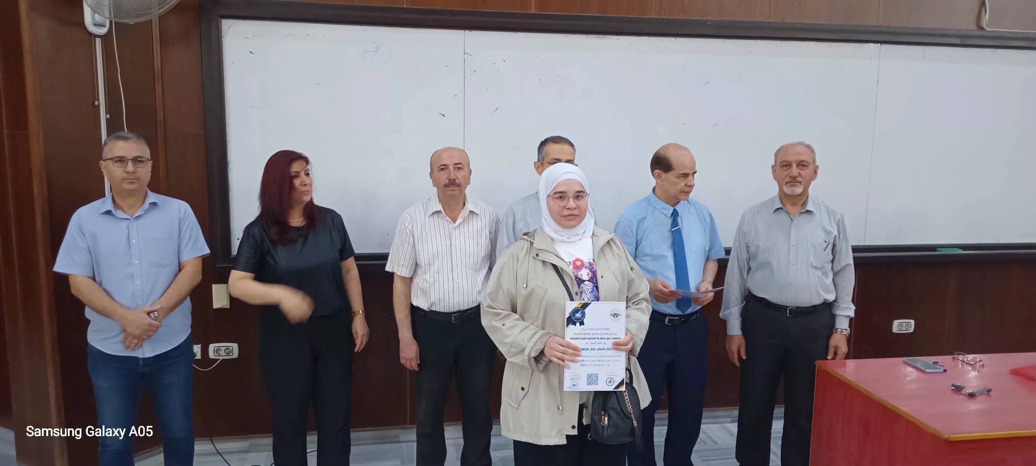 توزيع الشهادات للطلاب المتدربين في دورة المحاسبة السحابية بالتعاون مع شركة وكيد للحلول المالية والمحاسبية