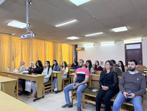 اجتماع عميد المعهد العالي لبحوث البيئة مع طلاب الدراسات العليا الجدد 