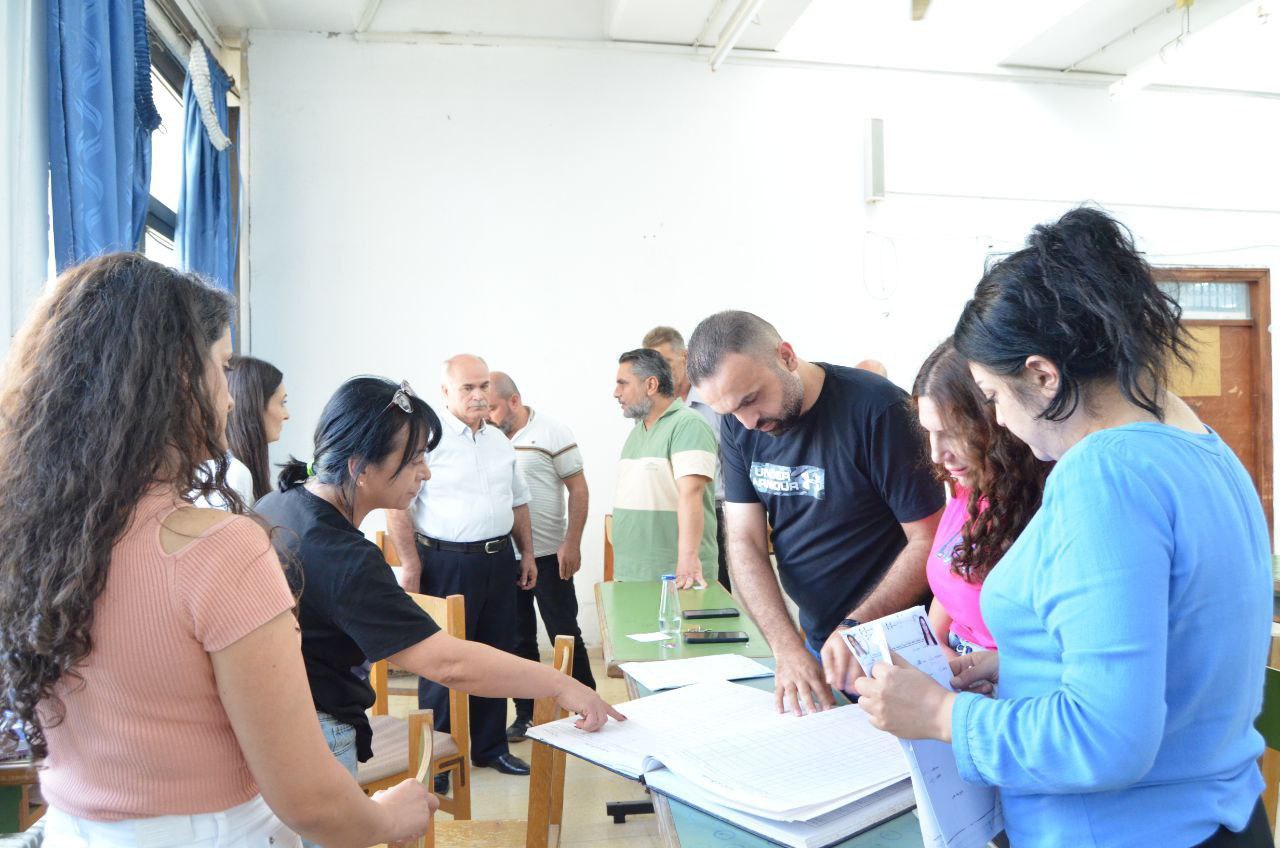 رئيس جامعة اللاذقية يطلع على اختبارات القبول في كلية التربية الرياضية