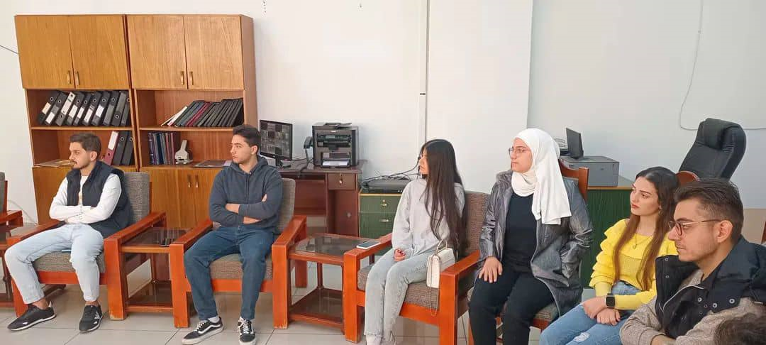 استقبال عميد كلية الاقتصاد الفريق التطوعي الطلابي بكلية الاقتصاد