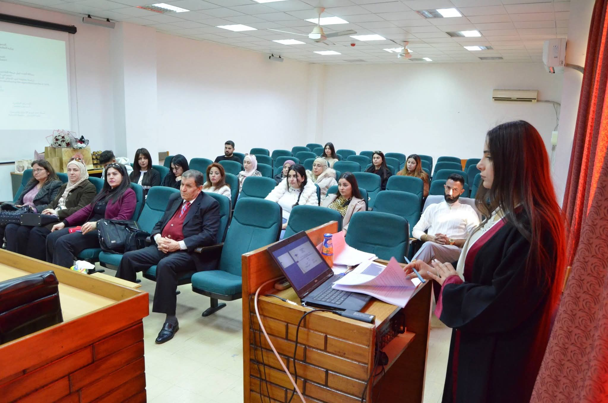 مناقشة علنية لرسالة الماجستير للباحثة مايا نصير في قسم الإحصاء والبرمجة