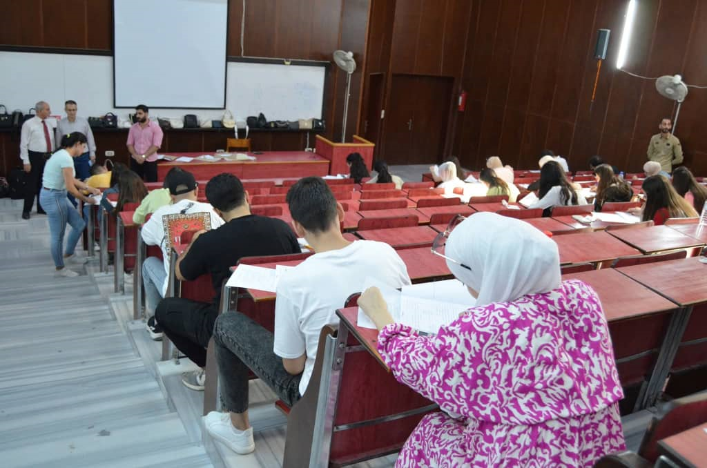 امتحانات الدورة التكميلية في كلية الاقتصاد بجامعة اللاذقية