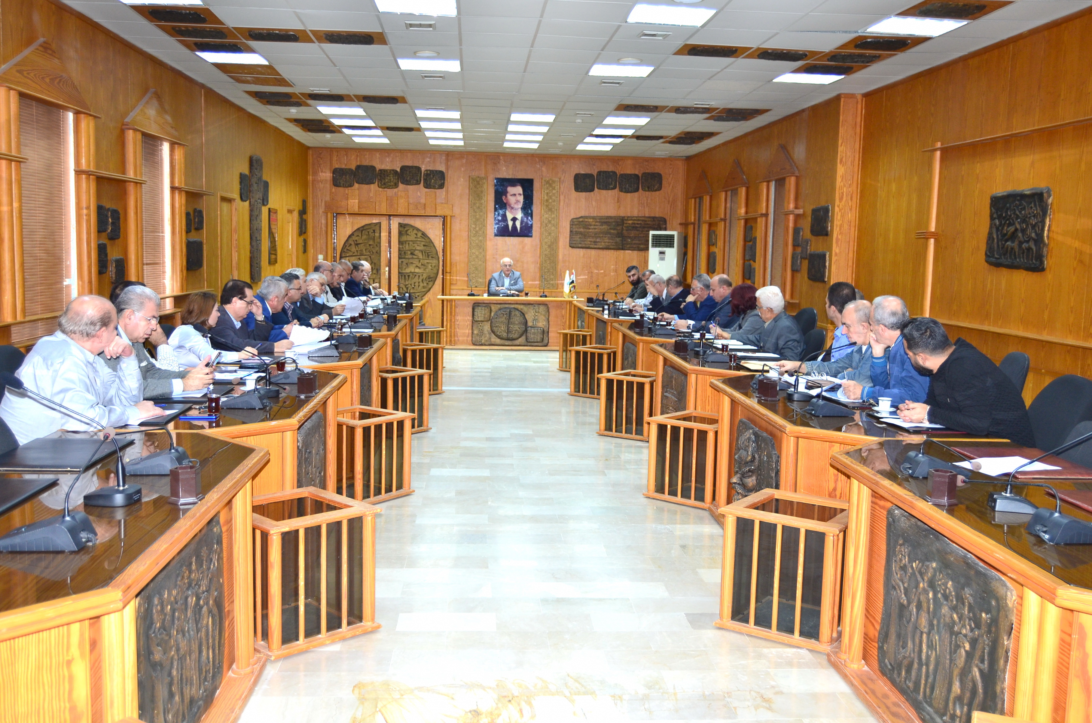 مجلس الجامعة يناقش موضوعات تتبع المحاضرات الدرسية وتحقيق معايير الجودة في التعليم في المحاضرات و خطة النشاطات العلمية
