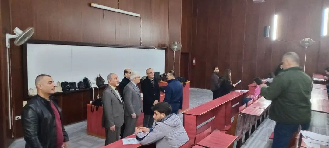 جولة نائب رئيس الجامعة للتعليم المفتوح أ.د. محمد عكروش على امتحانات كلية الاقتصاد للفصل الأول 2025-2026