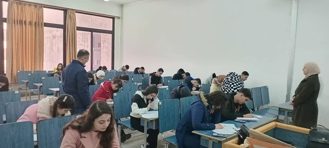 جولة نائب رئيس الجامعة للتعليم المفتوح أ.د. محمد عكروش على امتحانات كلية الاقتصاد للفصل الأول 2025-2026