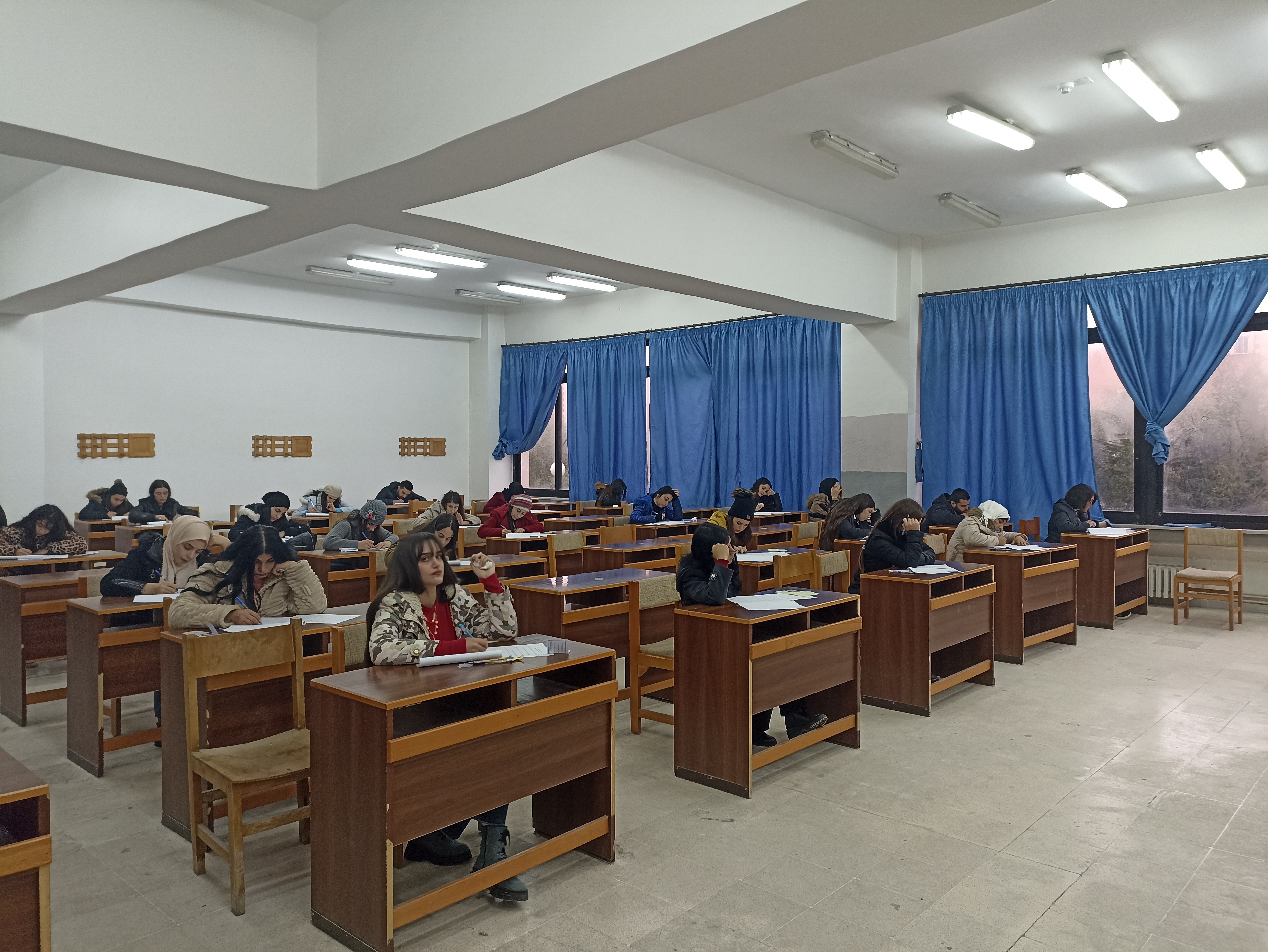 أجواء امتحان الدورة الفصلية الأولى  -كلية التربية - جامعة تشرين