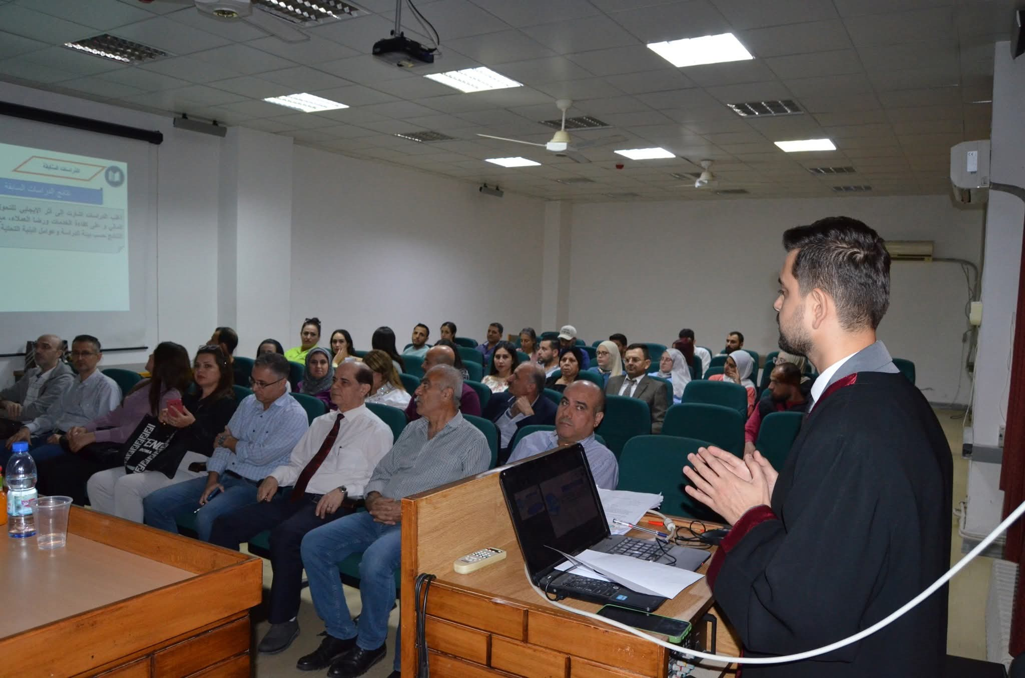 المناقشة العلنية لرسالة الماجستير في كلية الاقتصاد قسم المحاسبة للباحث أمجد عفيف شيحا