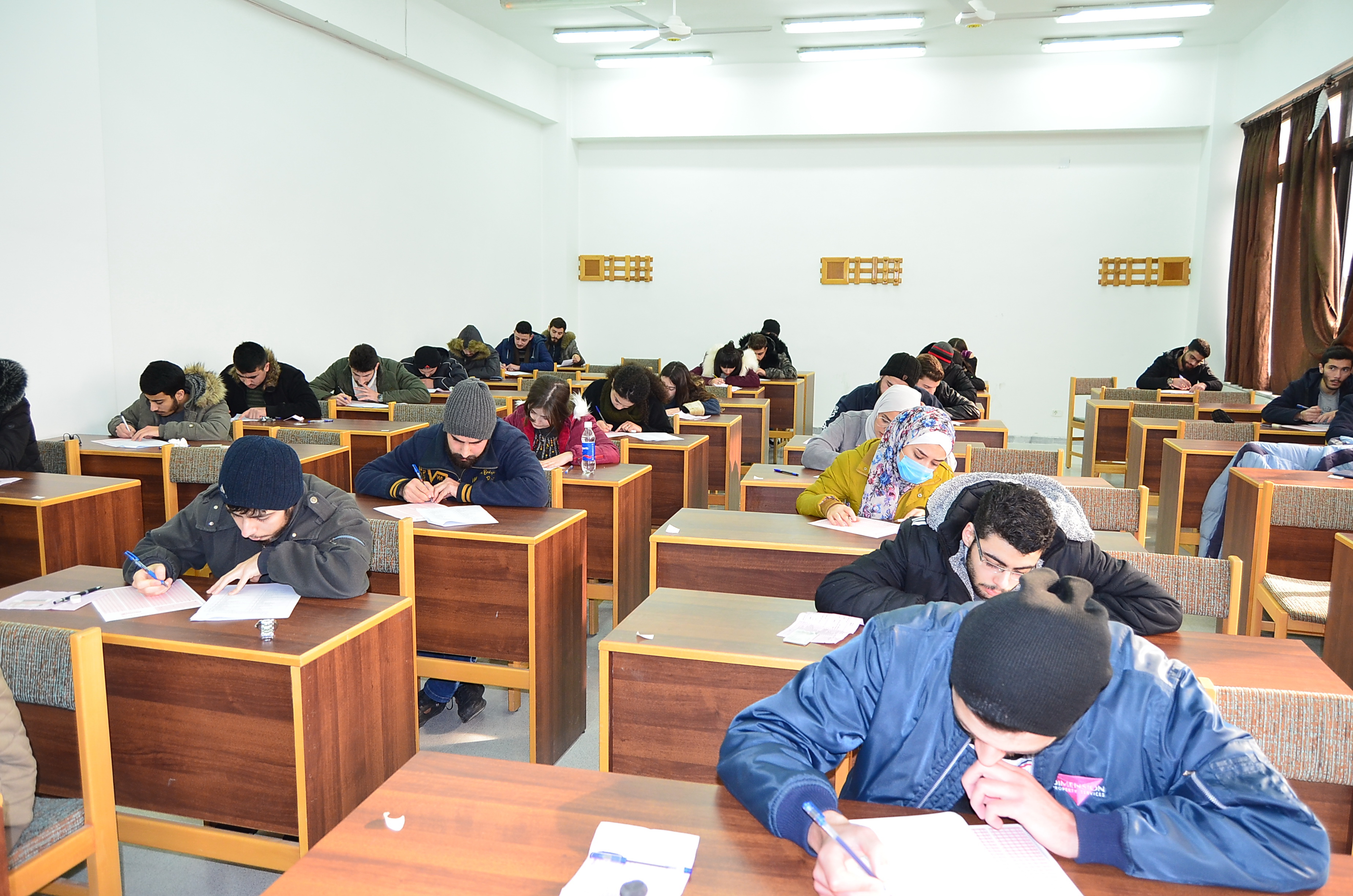 بعد تأجيلها لمدة اسبوع ..كليات الجامعة ومعاهدها تستأنف امتحاناتها اليوم